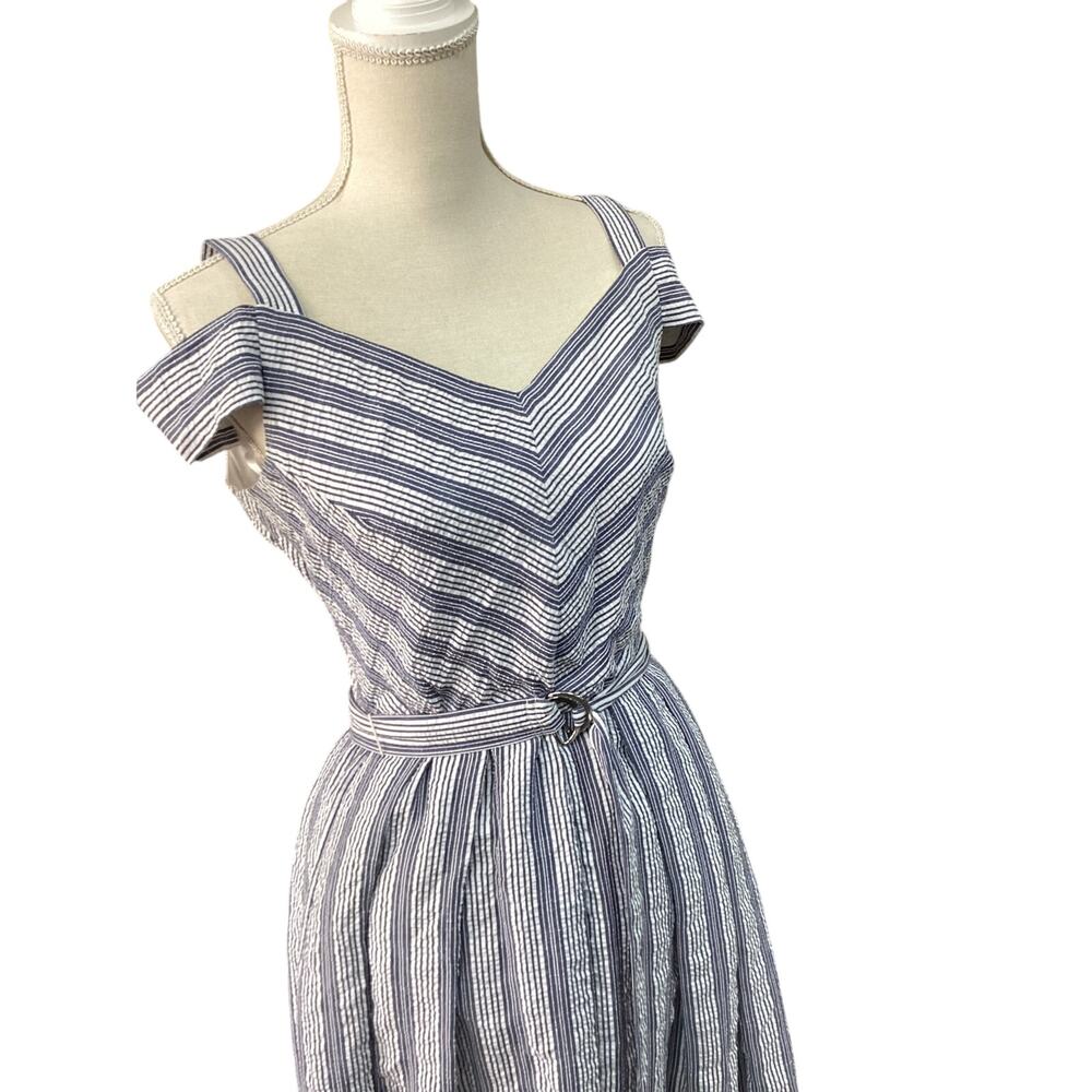 White House Black Market: White and Blue Dress Size 8 - Picture 2 of 3